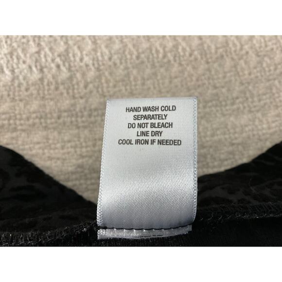 Roz & Ali Women's Capri 1X Black Gray Velour Pants Floral Pattern - Picture 9 of 11